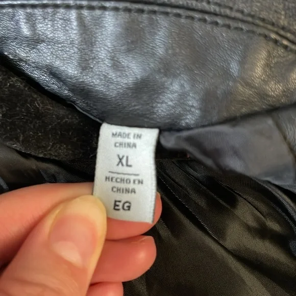 Levi’s Faux Leather Jacket - Picture 7 of 12